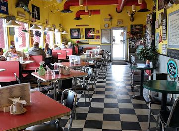 indiana/the-lakes-region/restaurant/great-lakes-cafe