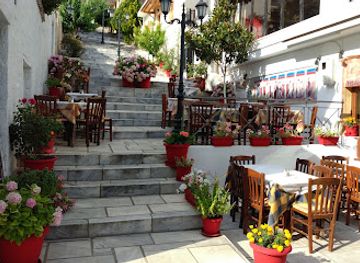 greece/delphi/restaurant/tavern-dion