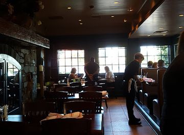 north-carolina/winston-salem/restaurant/village-tavern