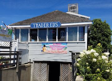 massachusetts/hyannis/restaurant/trader-ed-s