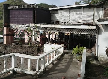 saint-vincent-and-the-grenadines/chateaubelair/restaurant/pirates-bar