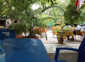 tanzania/dodoma/restaurant/rose-garden-open-bar