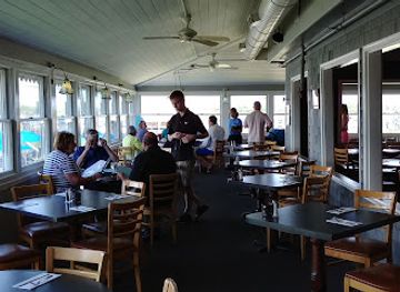 massachusetts/cape-cod/restaurant/pilot-house-restaurant-and-lounge