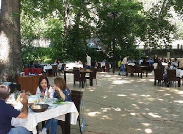 lebanon/zgharta/restaurant/almerdeshiyeh-soutou