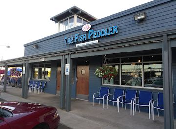 washington/tacoma/restaurant/the-fish-peddler-restaurant-on-foss-waterway
