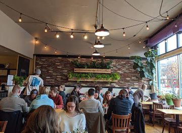 minnesota/saint-paul/cathedral-hill/restaurant/the-french-hen-cafe
