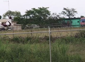 belize/punta-gorda/restaurant/through-di-hole