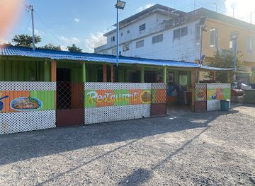 jamaica/runaway-bay/restaurant/merts-and-kevin