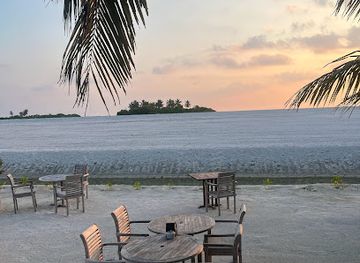 maldives/addu-city/restaurant/3s-lounge