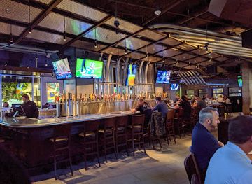 north-carolina/raleigh/north-hills/restaurant/yard-house