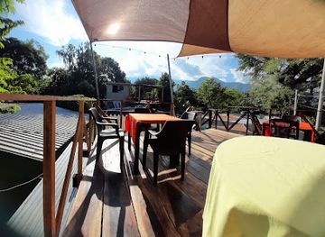 el-salvador/lake-coatepeque/restaurant/antojitos-coatepeque