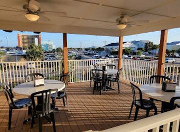 alabama/gulf-shores/restaurant/shrimpy-s-grill-and-golf