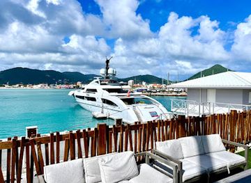 sint-maarten/philipsburg/restaurant/the-tavern-the-rusty-parrot