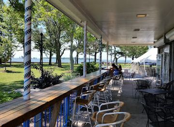 connecticut/norwalk-islands/restaurant/ripka-s-beach-cafe