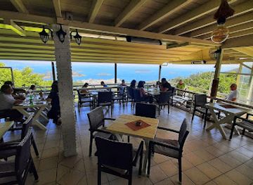 greece/sporades/restaurant/platanos-greek-restaurant