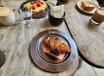 argentina/gran-chaco/restaurant/madre-vermuteria-cantina