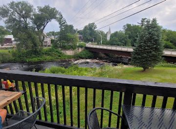 new-york/north-country/restaurant/the-mystic-river-cafe