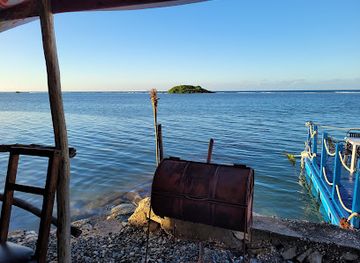 jamaica/martha-brae-river-valley/restaurant/smokeez-by-the-sea