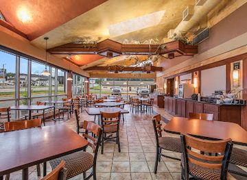 wisconsin/devil-s-lake-state-park/restaurant/mike-s-italian-restaurant