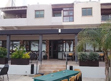 cyprus/larnaca/restaurant/hugga-experience