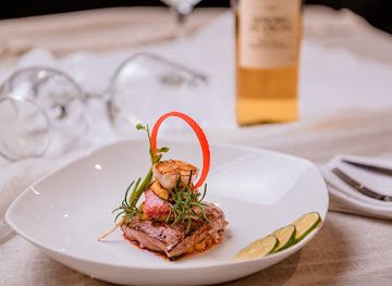 vietnam/ha-long/restaurant/du-thuyen-an-toi-fine-dining