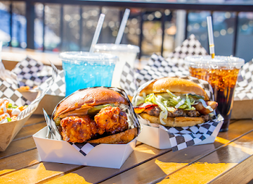 wisconsin/wisconsin-dells/restaurant/the-district