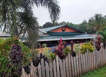 guyana/cuyuni-mazaruni/restaurant/m-d-travellers-resturant-and-bar