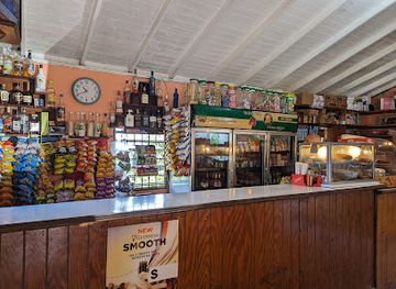dominica/freshwater-lake/restaurant/shyan-s-shop-and-bar