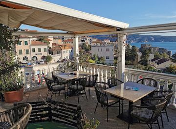 montenegro/herceg-novi/restaurant/bife-beograd