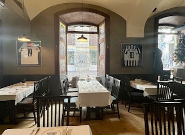 hungary/pecs/restaurant/elephant-restaurant-and-pizzeria