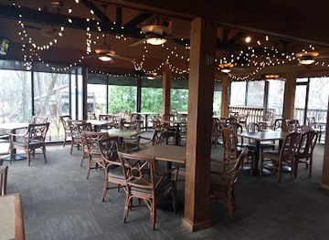 Cypress Inn Pavilion