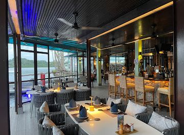 palau/ngardmau-waterfall/restaurant/elilai-seaside-dining