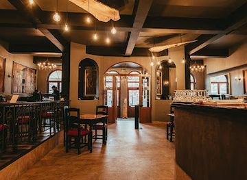 romania/brasov/tractorul/restaurant/four-roses