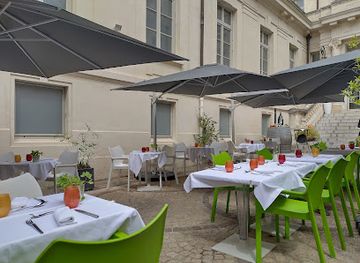 france/avignon/pont-saint-benezet/restaurant/le-carre-du-palais