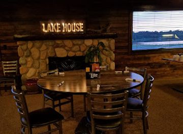 south-dakota/mitchell/restaurant/lake-house