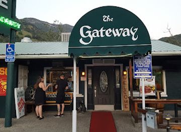 The Gateway Restaurant & Lodge
