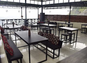 india/mizoram/restaurant/catch-13