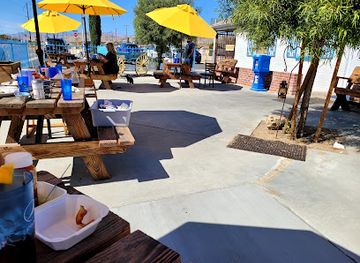 california/joshua-tree/restaurant/larry-milt-s-western-cafe