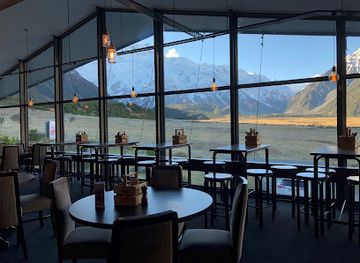 new-zealand/mount-cook-national-park/restaurant/chamois-bar-grill