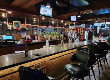 iowa/waterloo/restaurant/damon-s-sports-bar-grill