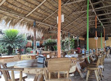 honduras/aguan-valley/restaurant/asados-la-entrada