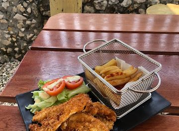 belize/orange-walk-town/restaurant/the-thirsty-macaw