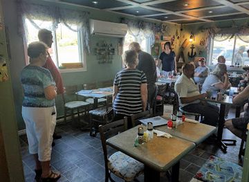 canada/annapolis-valley/restaurant/crow-s-nest-hillsburn-shore-road-seafood