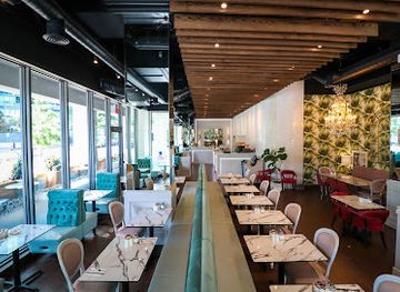 canada/toronto/harbourfront/restaurant/evviva-breakfast-and-lunch