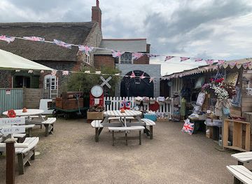 united-kingdom/norfolk-broads/restaurant/poppylands-1940s-tearoom