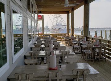 texas/port-aransas/restaurant/grumbles-seafood-co