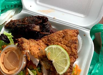 turks-and-caicos-islands/sapodilla-bay-beach/restaurant/seafood-haven