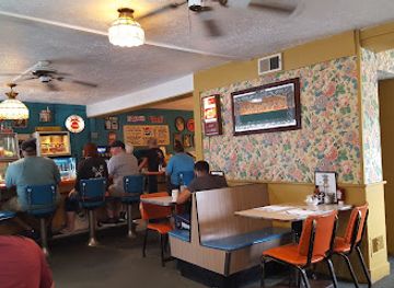 ohio/akron/north-hill/restaurant/fred-s-diner