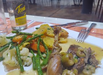 madagascar/antsirabe/restaurant/croc-inn