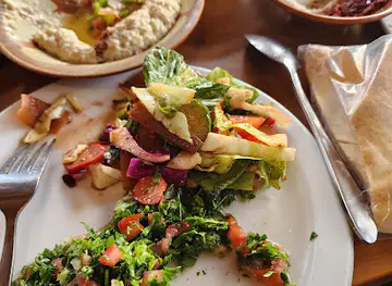 مطعم غابات أرز القموعه
